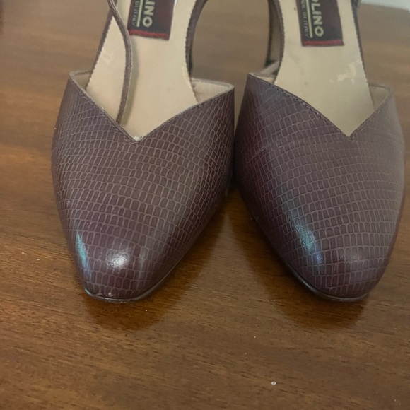 Bandolino Vintage Brown Kitten Heel Pumps Size 5.5 - Picture 3 of 5